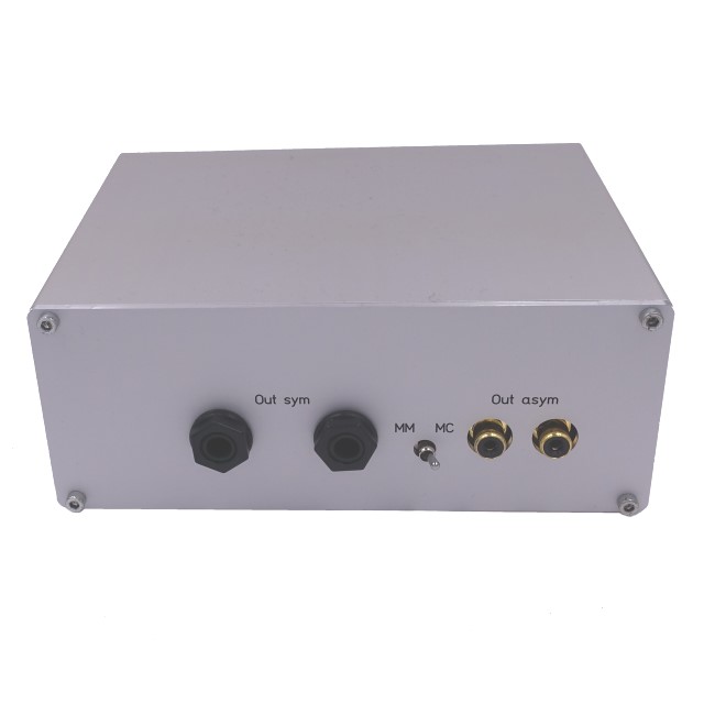 Eigenschaften der RIAA Testbox, Die Leiterplatte mit fest montierten Anschl&uuml;ssen (ohne Geh&auml;use)